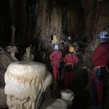 Découverte spéléo dans la grotte des Cavottes (Doubs)