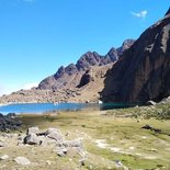 Traditional climbing in the Quimsa Cruz Cordillera