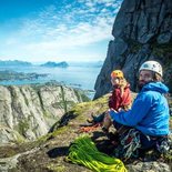 Escalade en terrain d'aventure aux îles Lofoten