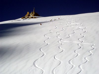 traces-poudreuse-vallee-blanche-chamonix.jpg