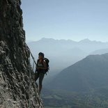 Multi pitch route climbing initiation (Haute-Savoie)