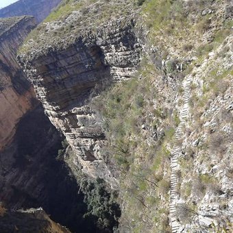 gran-canyon-torotoro-bolivie.jpg