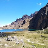 Trad climbing in the Quimsa Cruz Cordillera