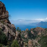 Sea and mountain photo hikes in Corsica