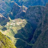 The crossing of Mafate by hiking