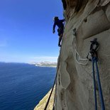 Multi-pitch climbing course (Calanques/Cap Canaille)