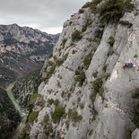 Multi-pitch climbing and night at the cliff (Verdon)