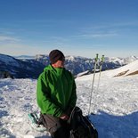 Snowshoeing, relaxation and well-being (Aravis)