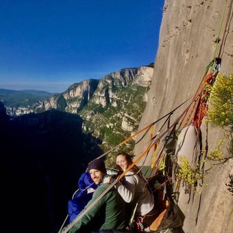 portaledge-escalade-falaise-2.jpg