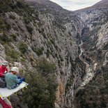 Multi-pitch climbing and night at the cliff (Verdon)