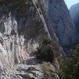 Multi pitch route climbing in La Mâture (Aspe valley)