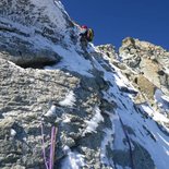 Cascade de glace dans les Aravis (Haute-Savoie)