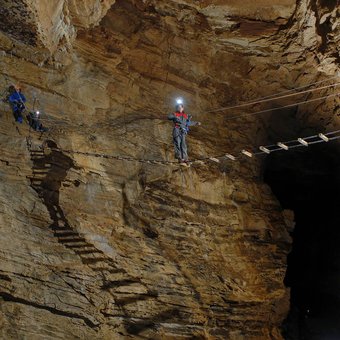 accrogrotte-cuves-sassenage-1.jpg