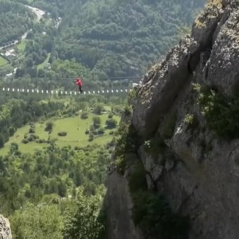 via-ferrata-rochefort-florac-1.jpg