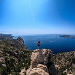 Grande voie d'escalade dans les Calanques (Marseille)