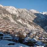 Trekking in the Gurung mountain pastures