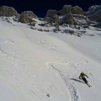 yoga-ski-randonnee-aravis.jpg