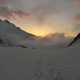 alpinisme-lever-soleil.jpg