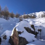 Wild snowshoeing weekend in Dormillouse (Écrins)