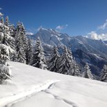 Ski touring on Beauregard Plateau (Aravis, Haute-Savoie)