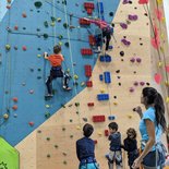 Mini indoor climbing course for kids (Perpignan)