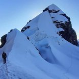 Mountaineering course in the Condoriri massif