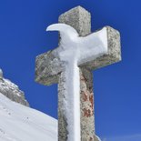 Ski touring and bivouac in tepee (Haute-Savoie)