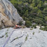 Multi pitch route climbing in Buis-Les-Baronnies (Drôme)