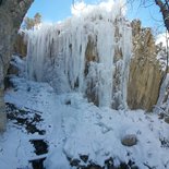 Cascade de glace dans les Hautes-Alpes 