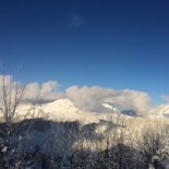 Snowshoeing & yoga morning in the Aravis (Haute-Savoie)