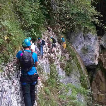 via-ferrata-rocher-envers-saint-vincent-mercuze.jpg