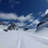 Ski touring on the high road Arolla-Zermatt (Valais)