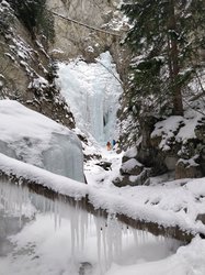 cascade-glace-aravis.jpg