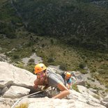 Initiation to multi pitch route climbing (Eastern Pyrenees)