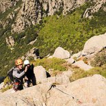 Multi pitch route climbing autonomy course (Perpignan)