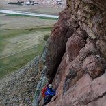 Rock climbing and discovery in Escoma