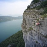 Dinner and night in a cliff (Bourget lake, Savoie)