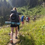 Trek and yoga in the Aravis mountains (Haute-Savoie)