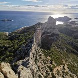 Climbing ang yoga course in the calanques of Marseille