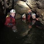 Spéléo aquatique dans la grotte de Vau (Doubs)