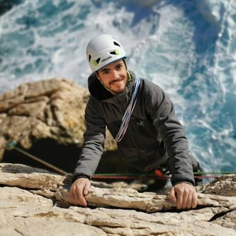 escalade-calanques-marseille.jpg