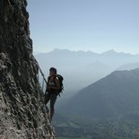 Multi pitch route climbing initiation (Haute-Savoie)