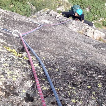escalade-grande-voie-ailefroide-1.jpeg