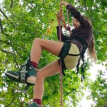 Tree climbing in Puycelsi (Tarn)