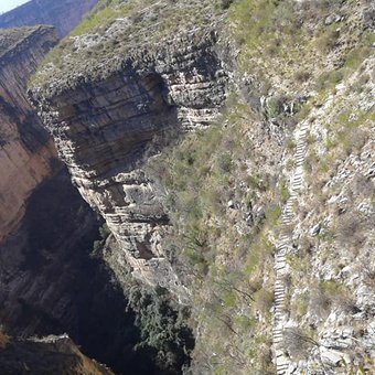 gran-canyon-torotoro-bolivie.jpg