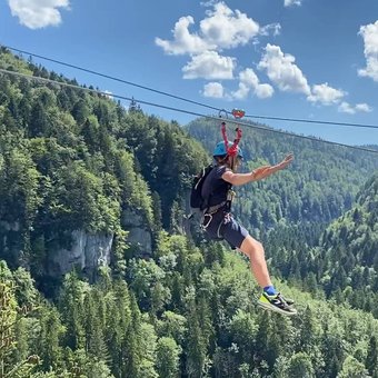 tyrolienne-via-ferrata-charquemont.jpg