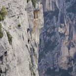 Multi pitch routes climbing autonomy course in Verdon