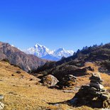 Trekking in the Gurung mountain pastures